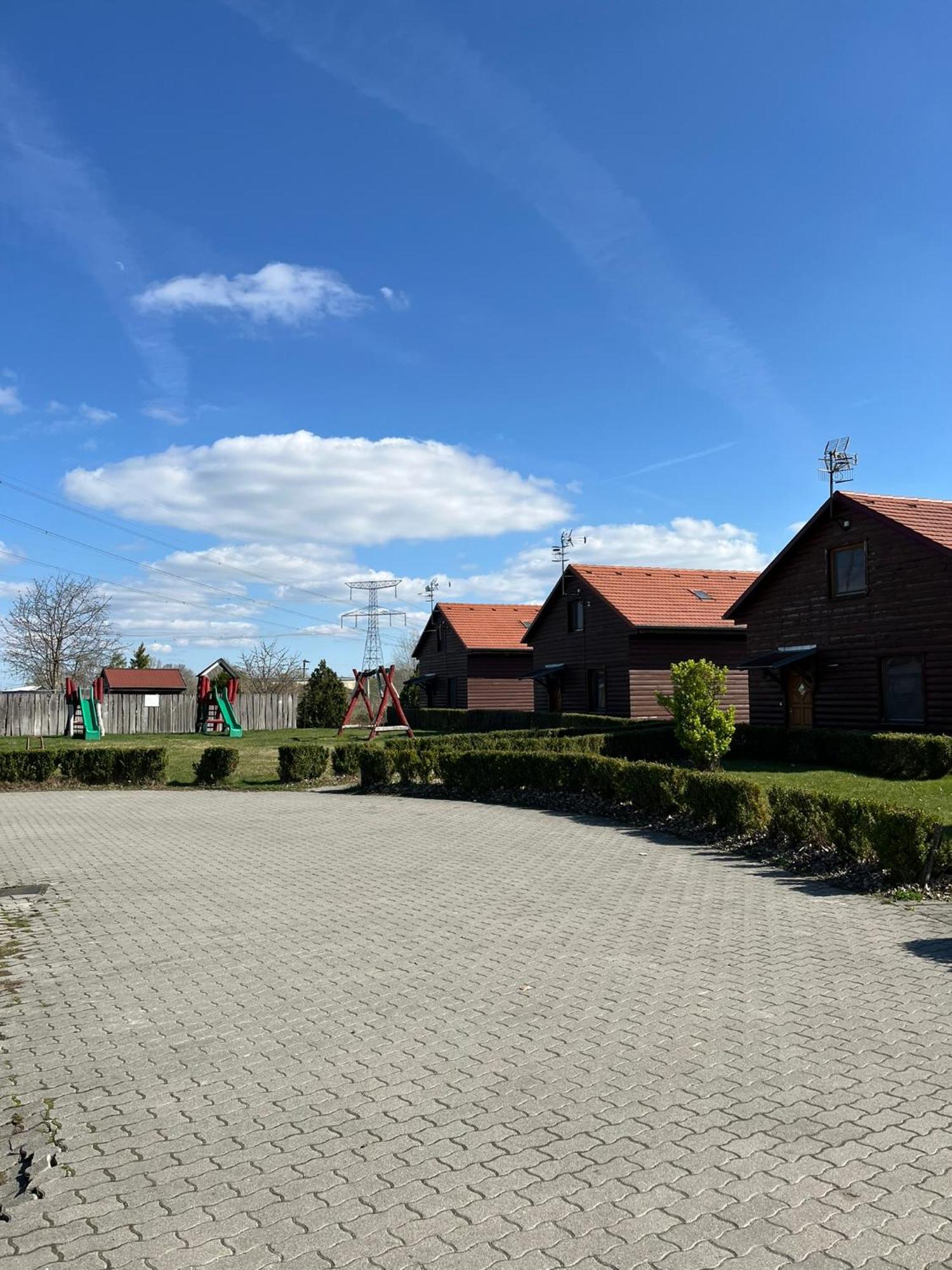 Nimrod Apartman Gabcikovo Esterno foto